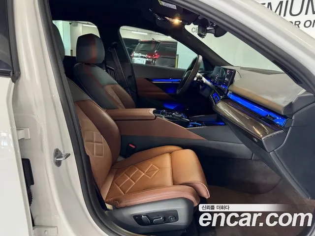 BMW 5-Series — Фото автомобиля 12