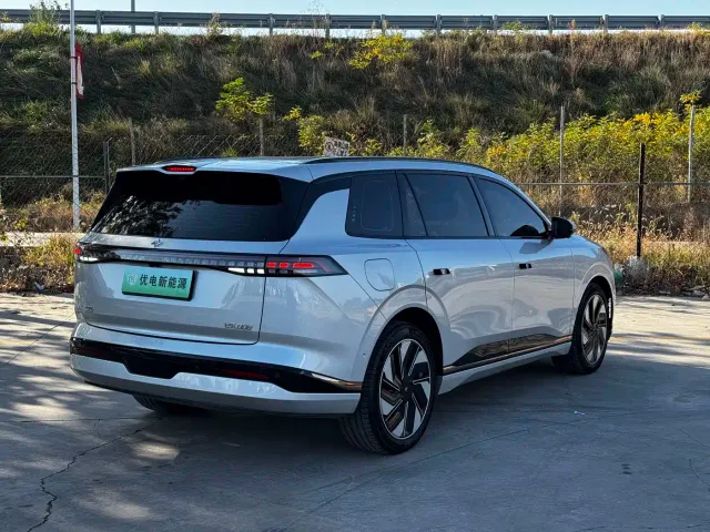 Dongfeng eπ 008 — Фото автомобиля 5