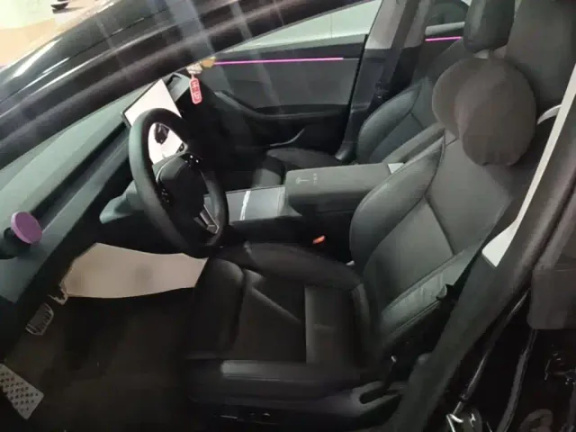 Tesla Model 3 — Фото автомобиля 14