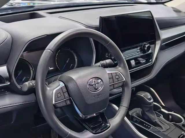 Toyota Highlander — Фото автомобиля 15