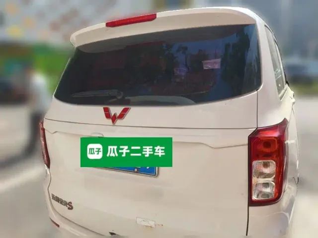 Wuling Hongguang — Фото автомобиля 3