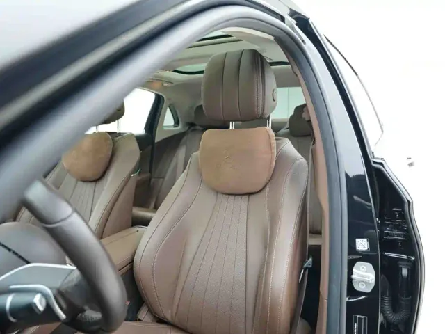 Mercedes-Benz E-Class — Фото автомобиля 13