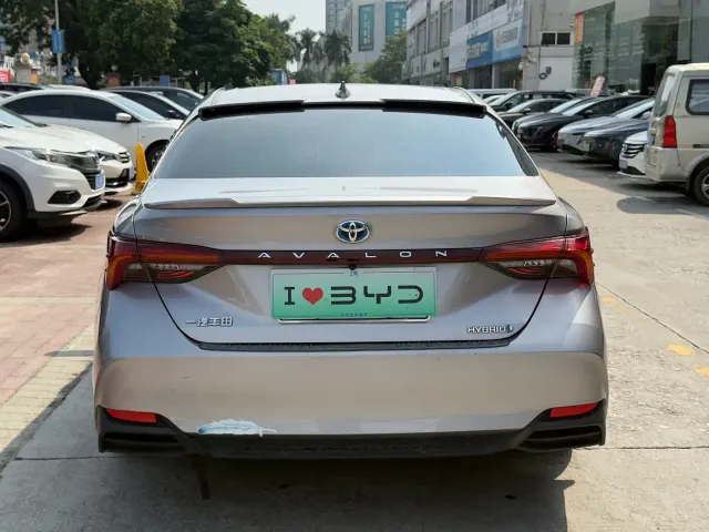 Toyota Avalon — Фото автомобиля 11