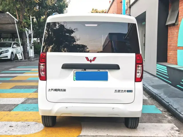 Wuling Zhiguang NEV — Фото автомобиля 9