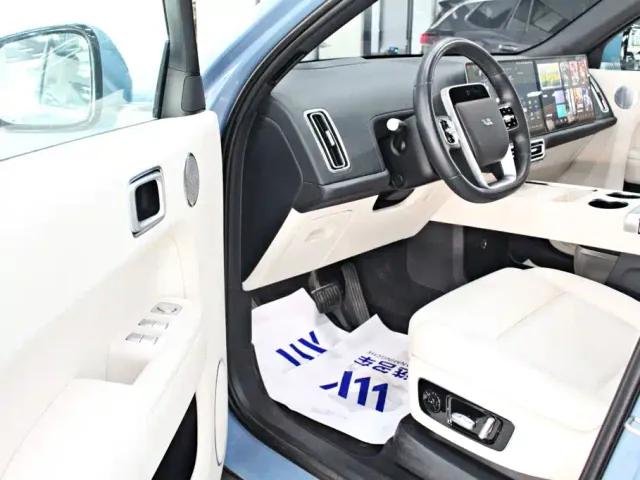 Li Auto L9 — Фото автомобиля 4
