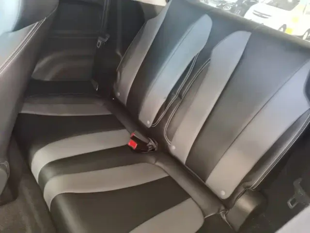 Roewe Clever — Фото автомобиля 16