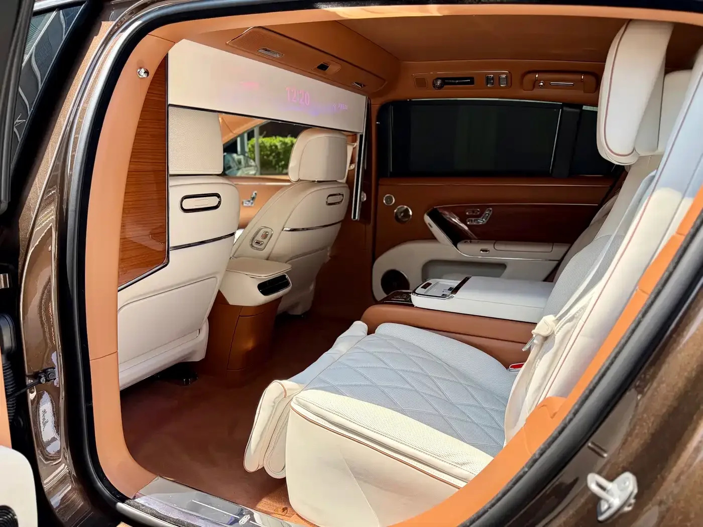 Zunjie Zunjie S800 2025 Range Extender Starlight Executive 4-Seater — Фото автомобиля 12