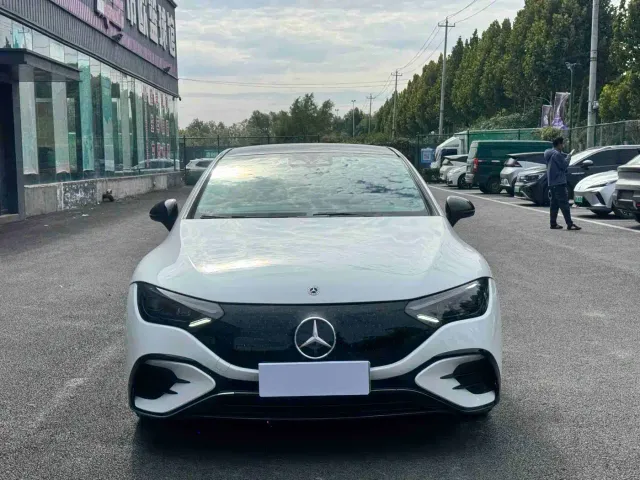 Фотография автомобиля — Mercedes-Benz EQE