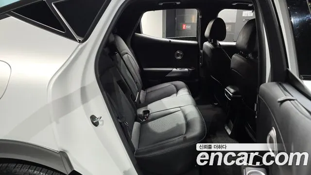 Genesis GV60 — Фото автомобиля 17