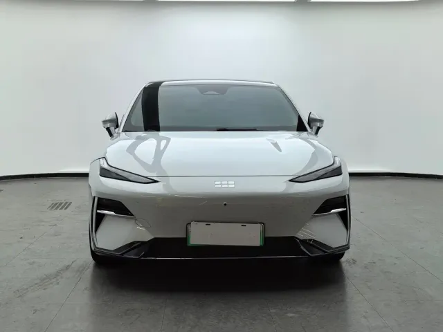 Geely Galaxy E8 — Фото автомобиля 2