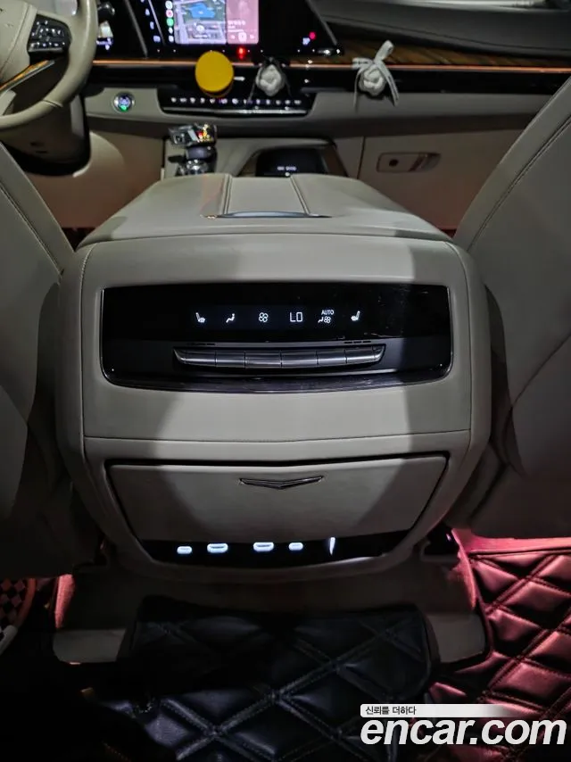 Cadillac Escalade Generation 5 — Фото автомобиля 9