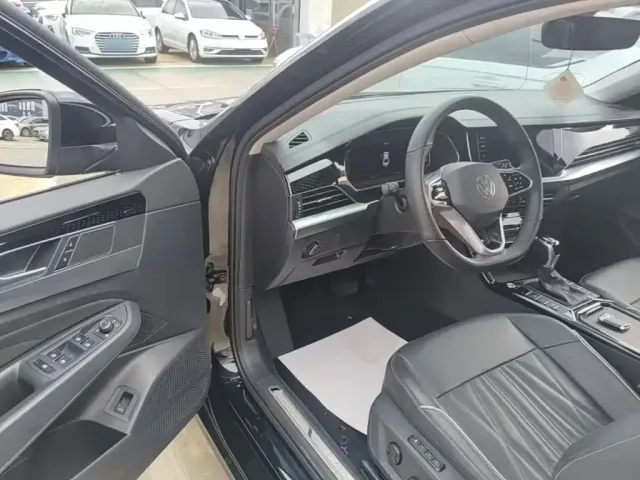 Volkswagen Passat 2023 Facelift 330TSI Starlight Luxury Edition — Фото автомобиля 11