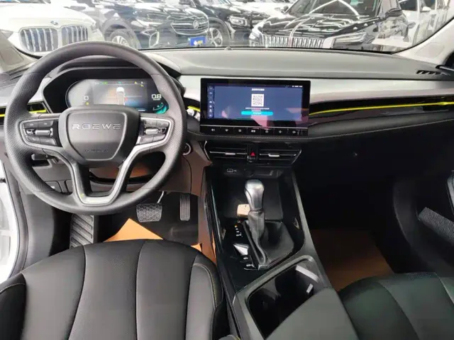 Roewe i5 — Фото автомобиля 12