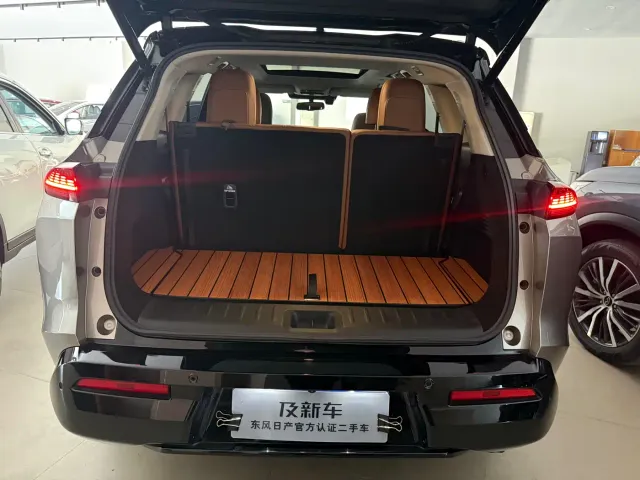 Nissan Terra — Фото автомобиля 14