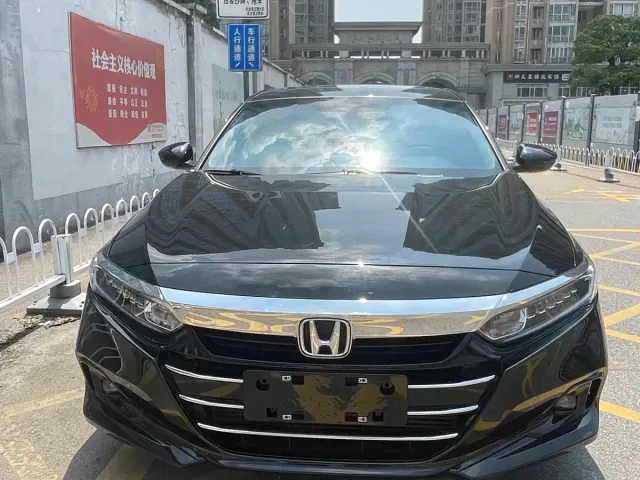 Honda Accord — Фото автомобиля 3