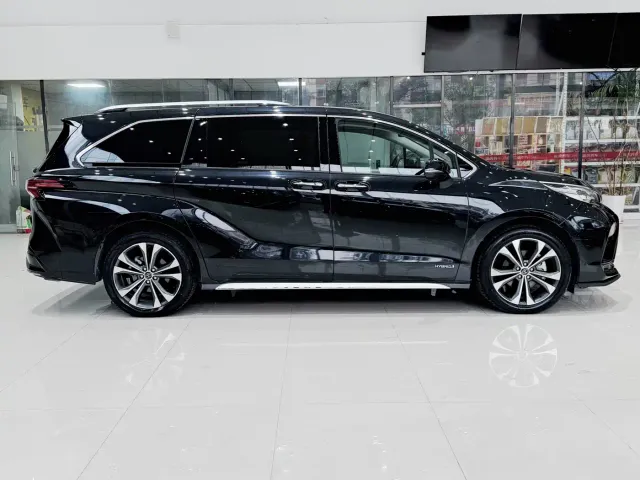 Toyota Granvia — Фото автомобиля 7