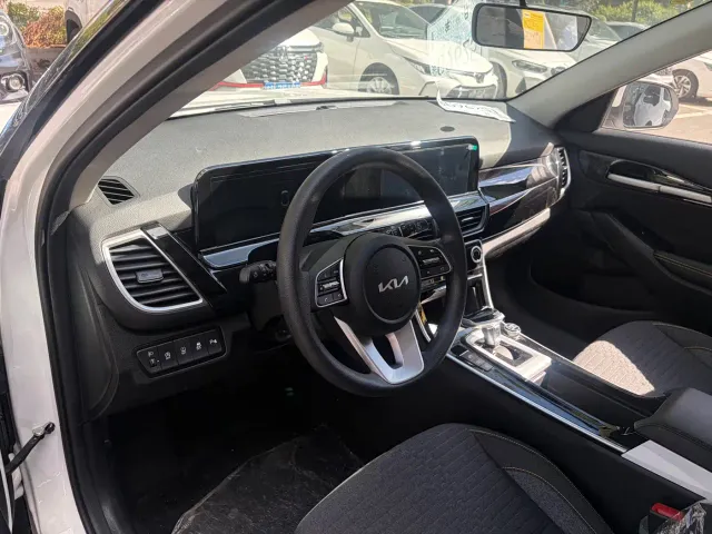Kia Seltos — Фото автомобиля 12