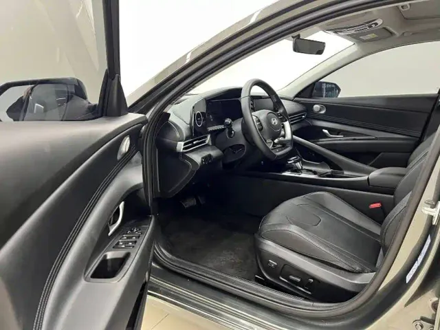 Hyundai Elantra — Фото автомобиля 9