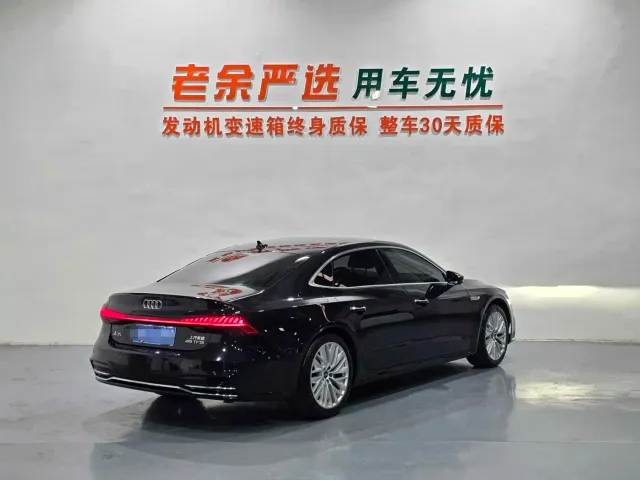 Audi A7L — Фото автомобиля 9