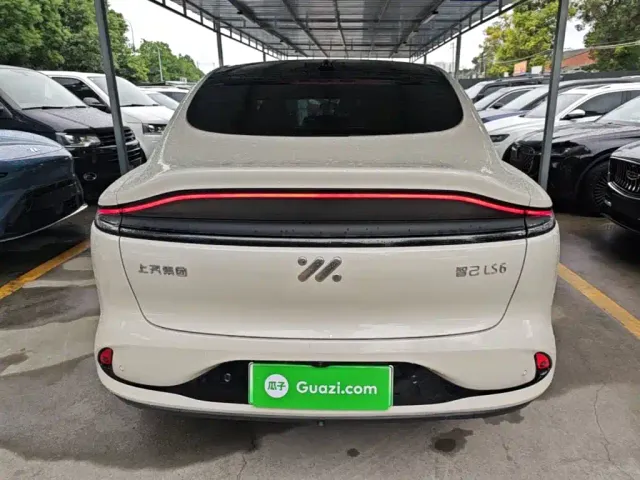 IM Motors LS6 — Фото автомобиля 5