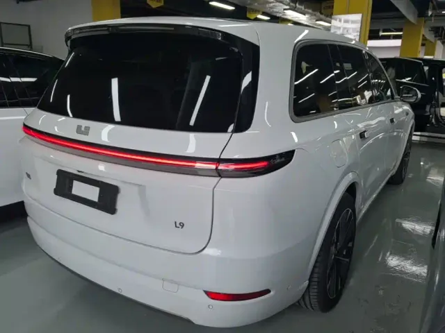 Li Auto L9 — Фото автомобиля 6