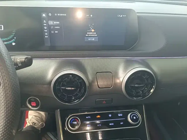 Forthing T5 Evo — Фото автомобиля 12