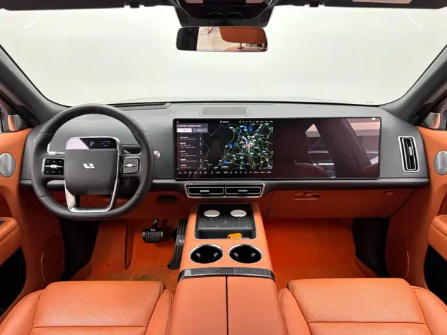 Li Auto L9 — Фото автомобиля 10