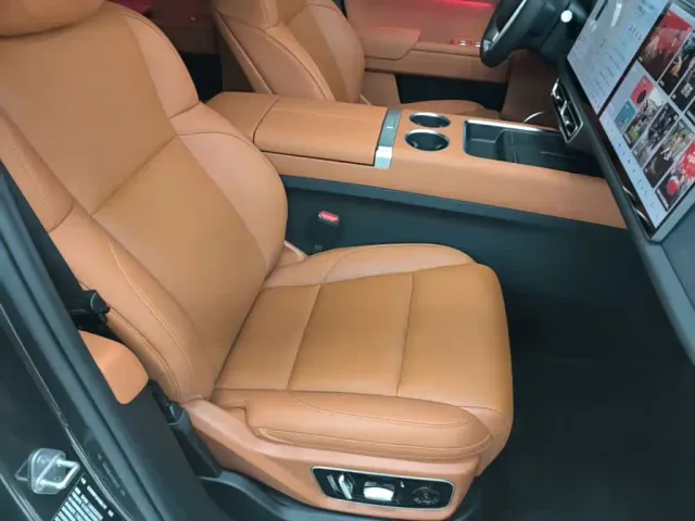 Li Auto L7 — Фото автомобиля 24