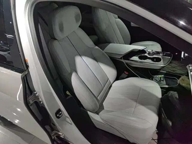 Cadillac Lyriq — Фото автомобиля 24