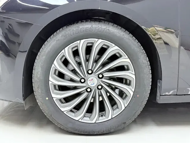 Buick LaCrosse — Фото автомобиля 11