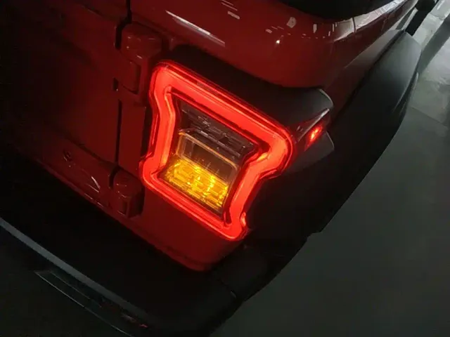 Jeep Wrangler — Фото автомобиля 7