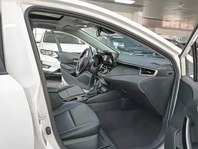 Toyota Corolla — Фото автомобиля 8