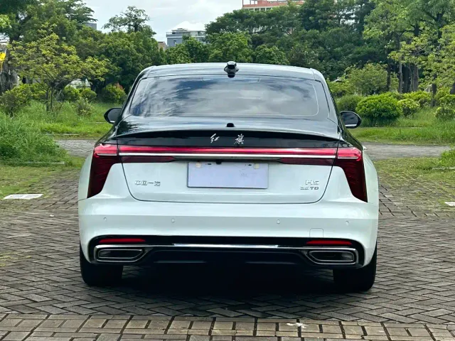 Hongqi H5 — Фото автомобиля 5