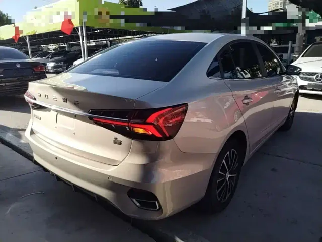 Roewe i5 — Фото автомобиля 6