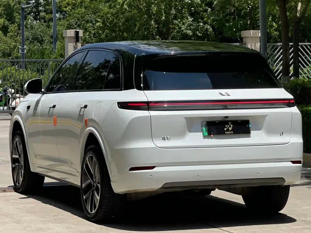 Li Auto L7 — Фото автомобиля 4