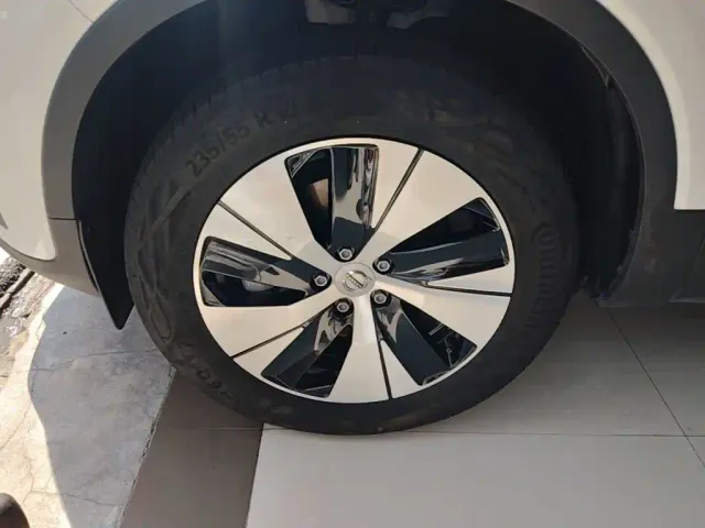 Volvo XC40 — Фото автомобиля 22
