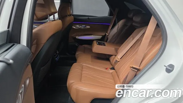 Genesis GV70 — Фото автомобиля 18