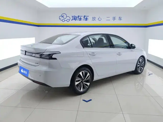 Peugeot 408 — Фото автомобиля 3