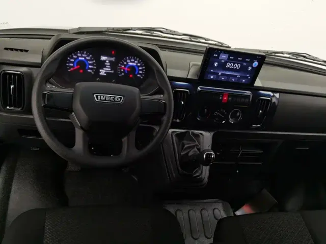 Iveco Iveco Daily 2025 Model V35 Van 2.5T Manual Short Wheelbase Low Roof Dual Tires — Фото автомобиля 5