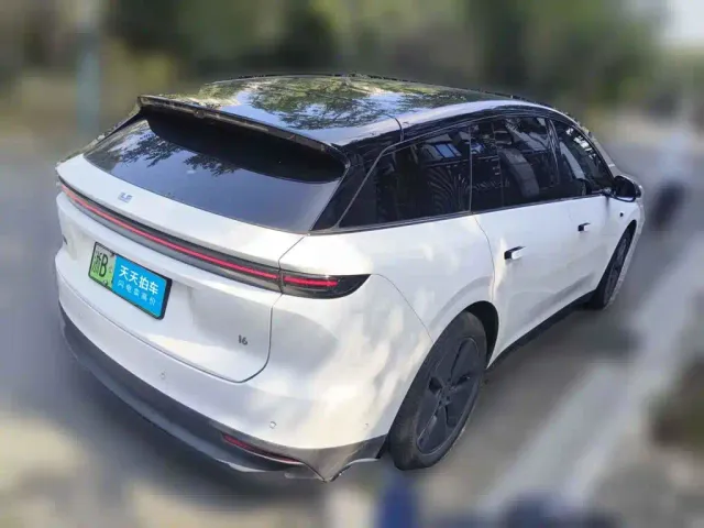 Li Auto i6 — Фото автомобиля 5