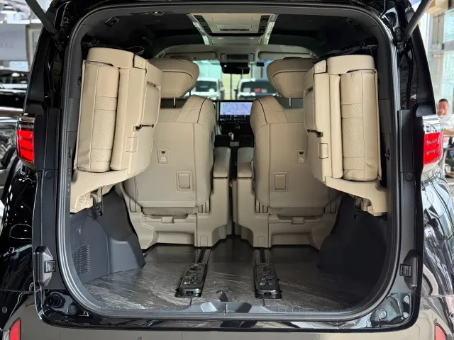 Toyota Alphard — Фото автомобиля 20