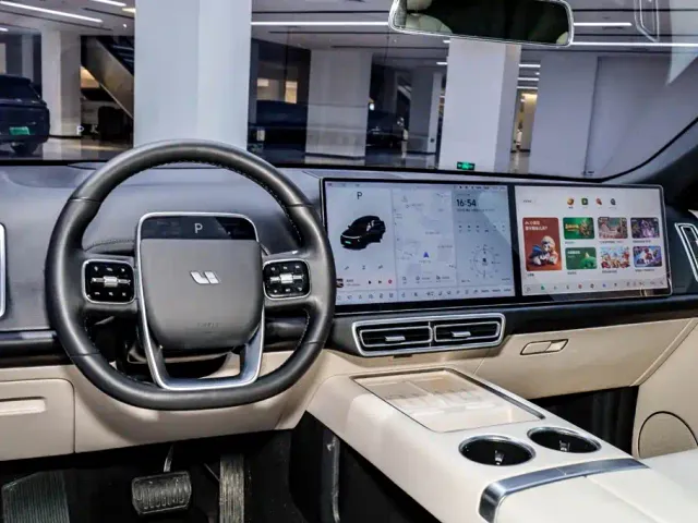 Li Auto L8 — Фото автомобиля 22