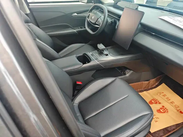 Changan Yida 2023 Blue Whale NE 1.5T GDI DCT Pilot — Фото автомобиля 13