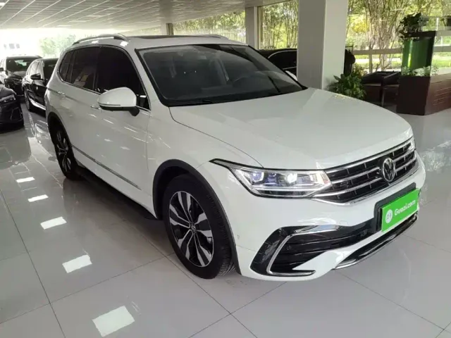 Volkswagen Tiguan L — Фото автомобиля 3