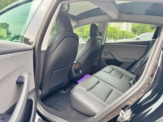 Tesla Model 3 — Фото автомобиля 7