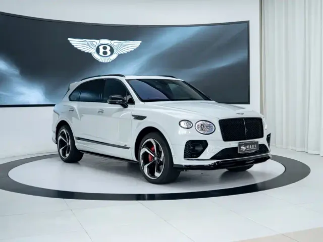 Bentley Bentayga — Фото автомобиля 3