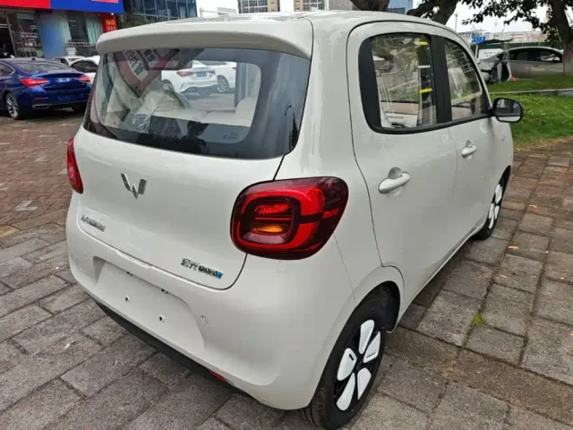 Wuling Hongguang Mini EV — Фото автомобиля 6