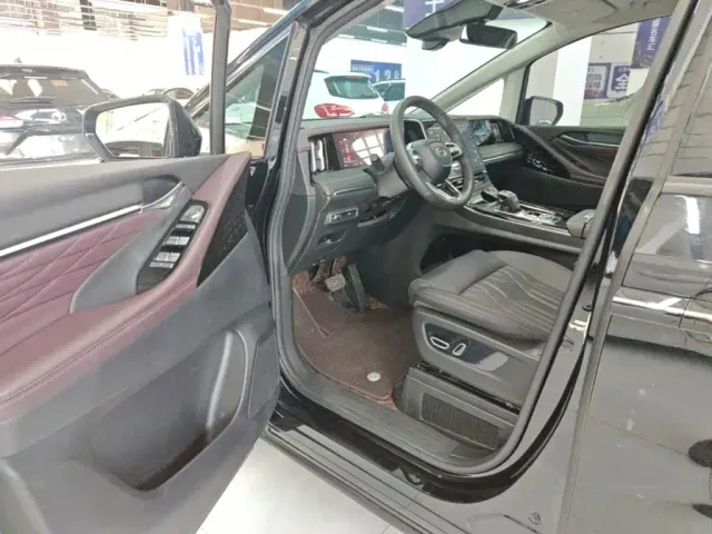 GAC Trumpchi M8 — Фото автомобиля 15