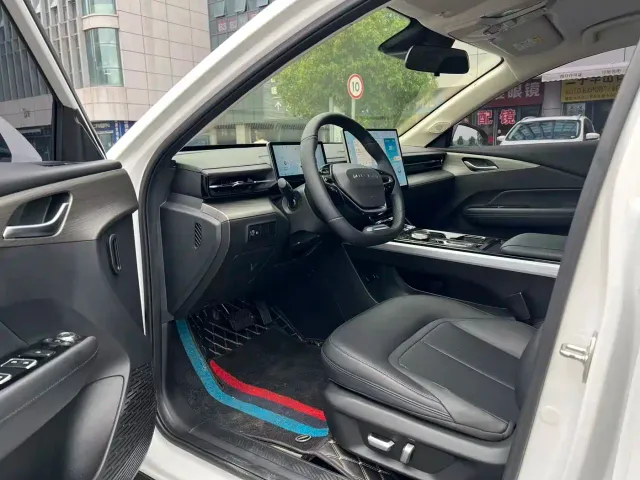 Wuling Starlight — Фото автомобиля 7