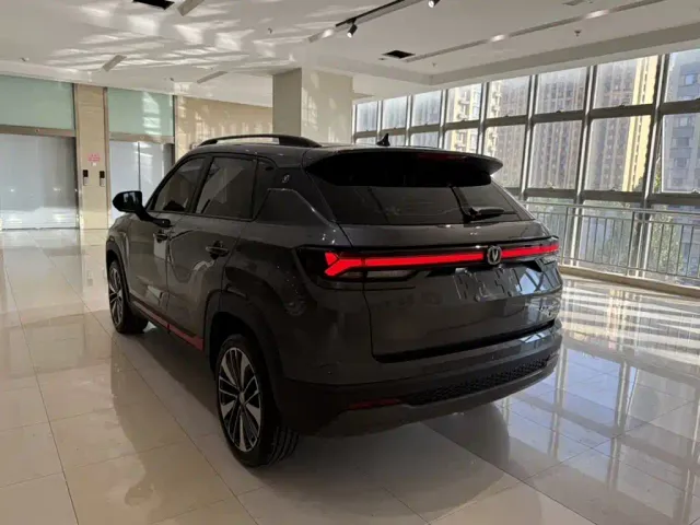 Changan CS35 Plus — Фото автомобиля 9